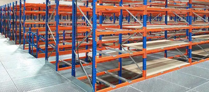 Ventajas de las estanterías industriales con pasillos elevados